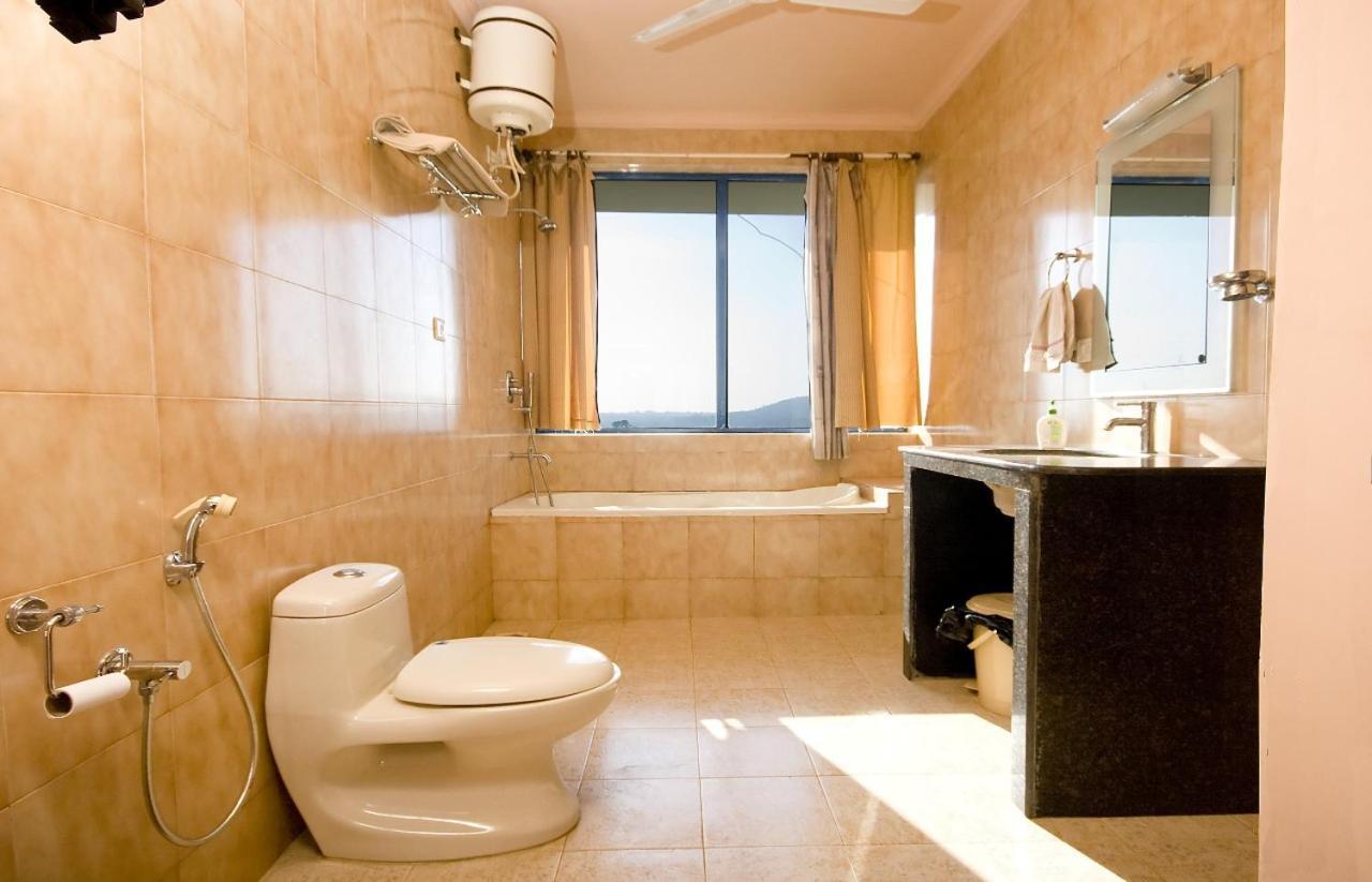 Amazing Hilltop 4 Bhk Villa With Private Pool Near Candolim Exterior foto